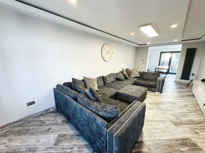 5 bedroom Semi Detached House to rent, Beardwood Brow, Blackburn, BB2