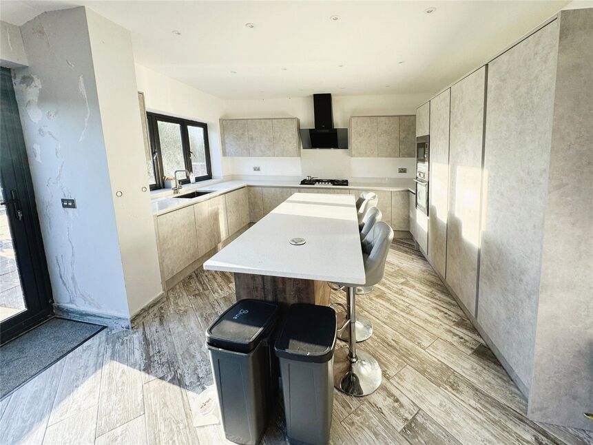 5 bedroom Semi Detached House to rent, Beardwood Brow, Blackburn, BB2