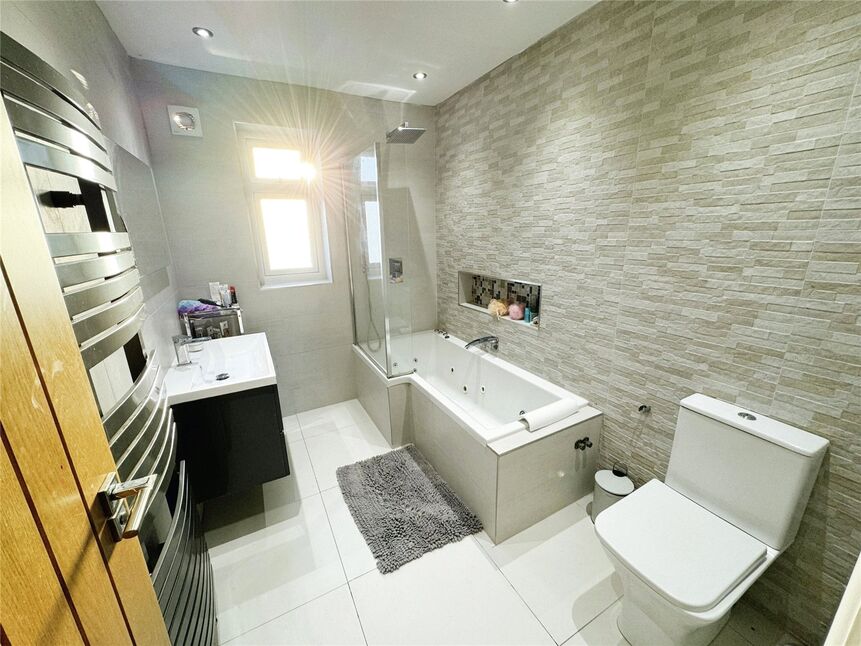 5 bedroom Semi Detached House to rent, Beardwood Brow, Blackburn, BB2