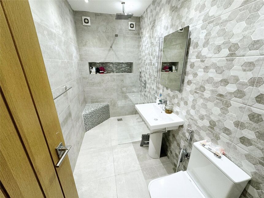 5 bedroom Semi Detached House to rent, Beardwood Brow, Blackburn, BB2