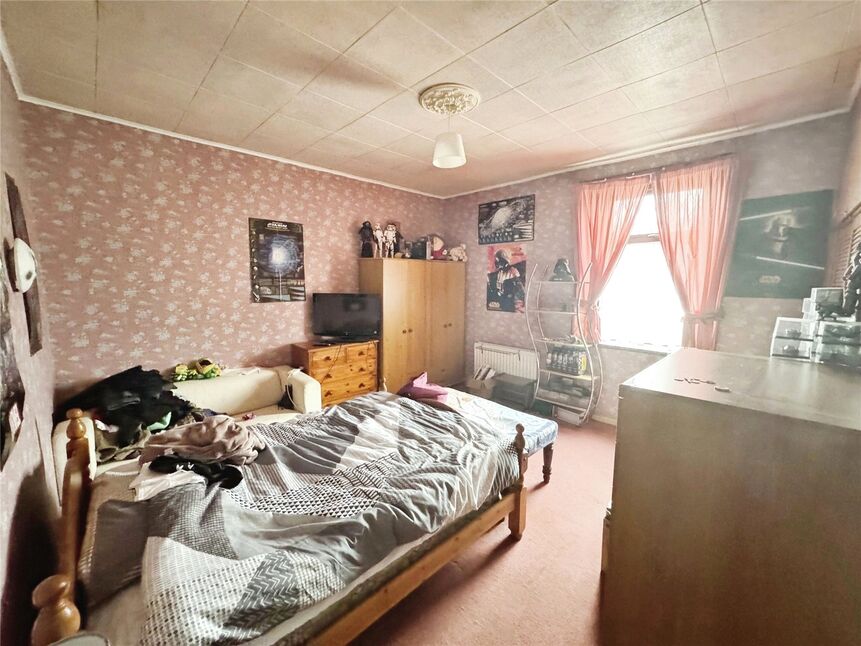 2 bedroom Mid Terrace House for sale, Spread Eagle Street