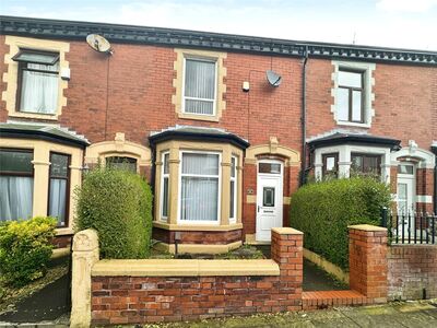 3 bedroom Mid Terrace House to rent