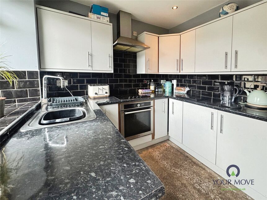 2 bedroom Mid Terrace House for sale