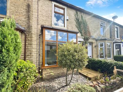 3 bedroom Mid Terrace House for sale