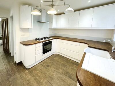 Hope Street, 3 bedroom Mid Terrace House to rent, &pound;1,200 pcm