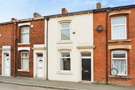 2 bedroom Mid Terrace House for sale