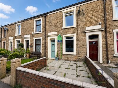 2 bedroom Mid Terrace House for sale