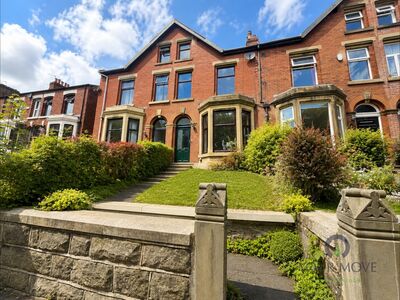 Alexandra Road, 4 bedroom Mid Terrace House to rent, &pound;1,500 pcm
