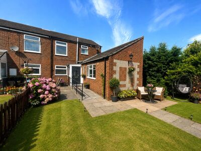 Holly Street, 3 bedroom Semi Detached House to rent, &pound;895 pcm