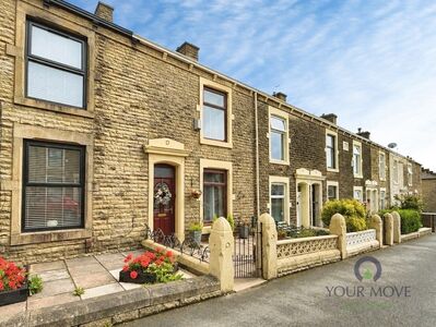 3 bedroom Mid Terrace House for sale