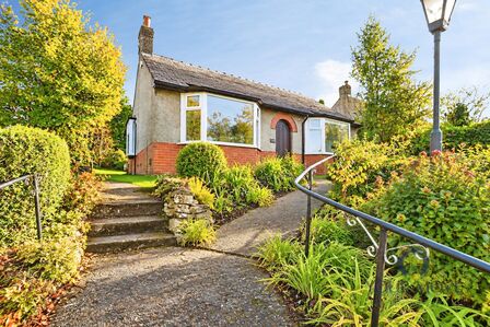 Preston Old Road, 2 bedroom Detached Bungalow for sale, &pound;250,000