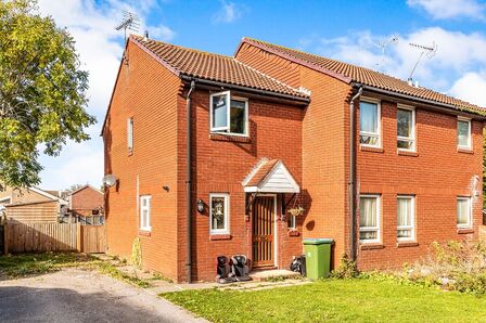 Baldwin Close, 2 bedroom Semi Detached House to rent, £995 pcm