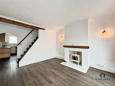 2 bedroom Mid Terrace House to rent