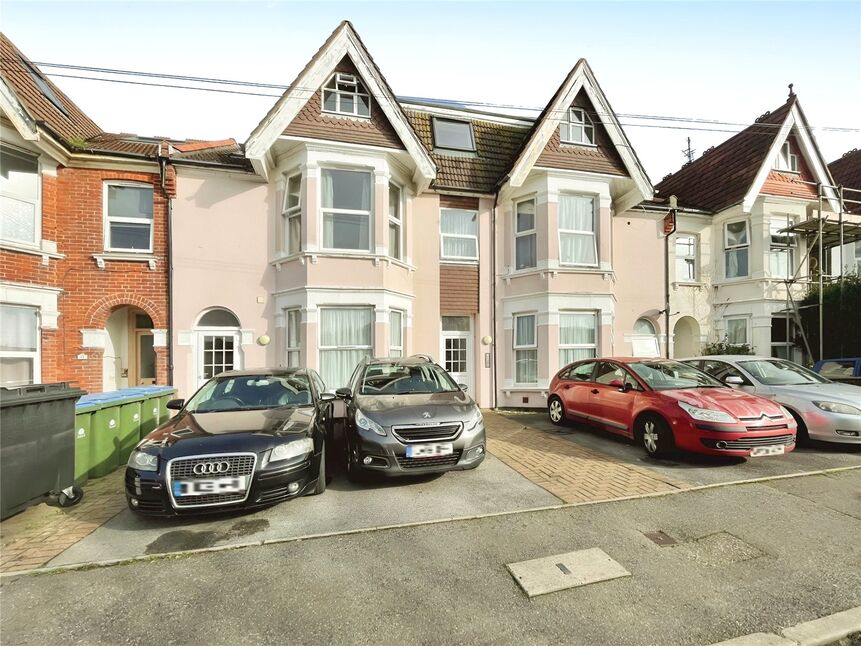 Main image of 2 bedroom Flat for sale, Glencathara Road, Bognor Regis, West Sussex, PO21