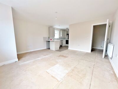 Victoria Drive, 1 bedroom Flat to rent, &pound;1,100 pcm