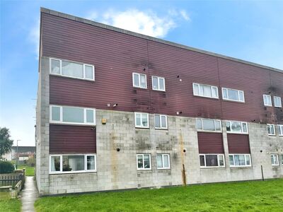 Holly Court, 2 bedroom  Flat for sale, £130,000