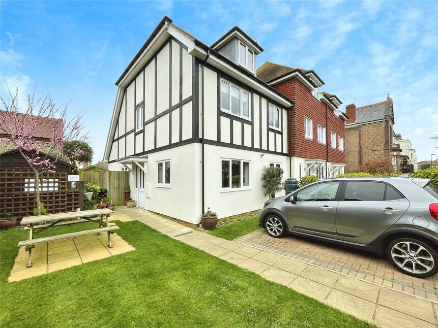 4 bedroom Semi Detached House for sale, Bala Crescent, Bognor Regis, PO22 £425,000