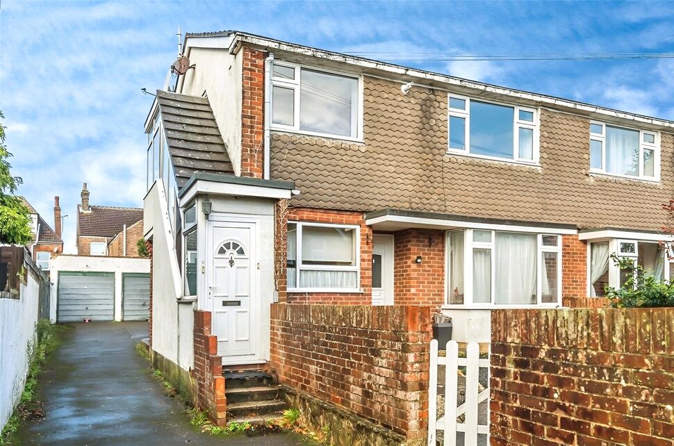 Main image of 4 bedroom Flat for sale, Neville Road, Bognor Regis, West Sussex, PO22