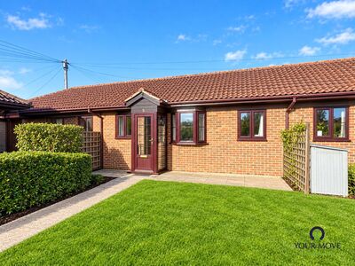 2 bedroom Mid Terrace Bungalow to rent
