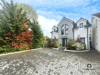 4 bedroom Detached House to rent