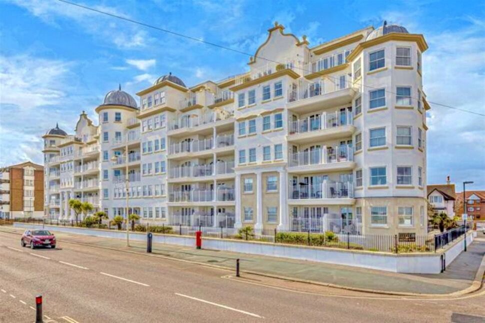 Main image of 2 bedroom Flat for sale, The Esplanade, Bognor Regis, West Sussex, PO21