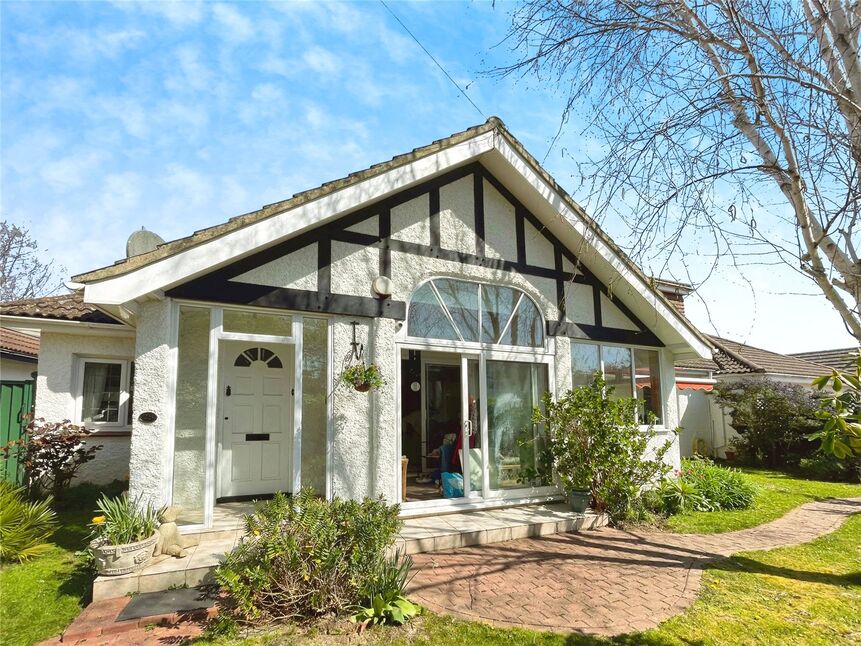 Main image of 5 bedroom Detached Bungalow for sale, Normanton Avenue, Bognor Regis, West Sussex, PO21