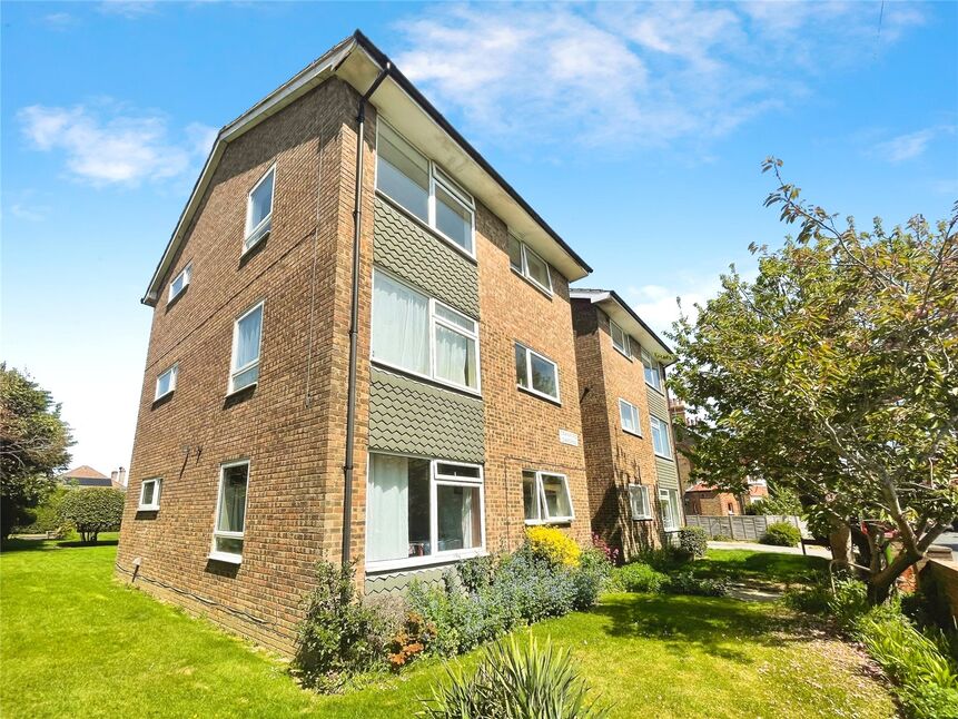 Main image of 2 bedroom Flat for sale, Cranford Gardens, Bognor Regis, West Sussex, PO21