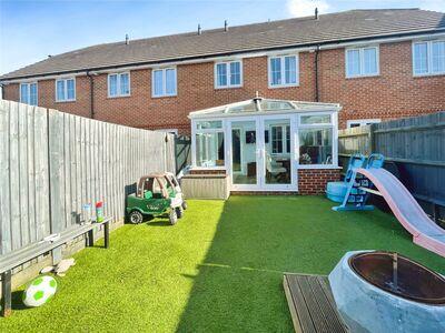 3 bedroom Mid Terrace House for sale