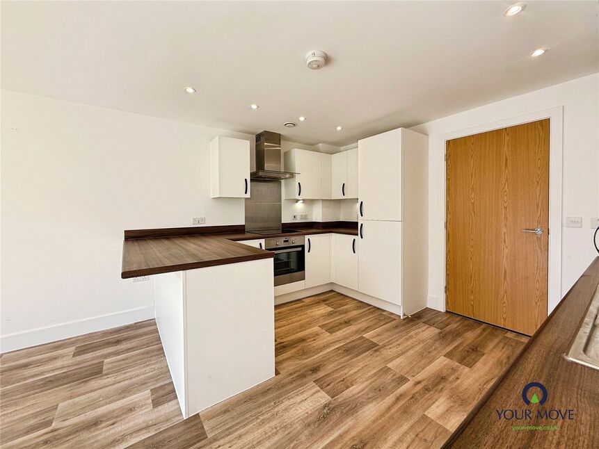 Kitchen / Lounge