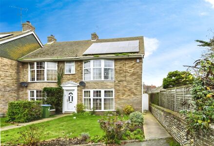 Felpham Way, 3 bedroom End Terrace House to rent, £2,000 pcm