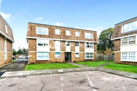 Sudley Gardens, 2 bedroom Flat for sale, &pound;160,000