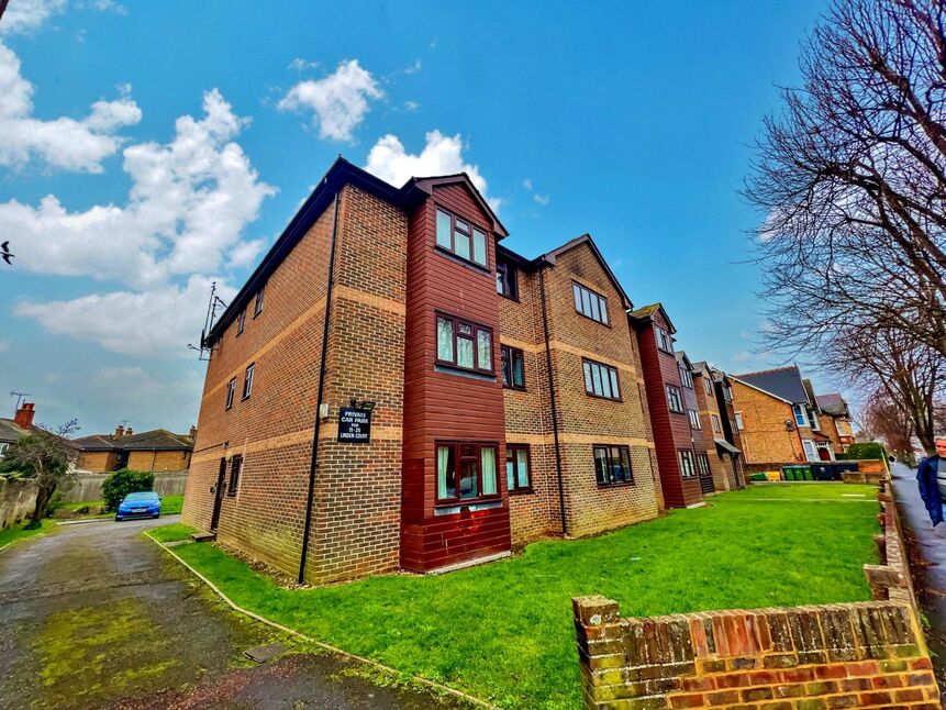 1 bedroom Flat for sale