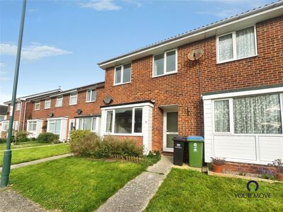 3 bedroom Mid Terrace House to rent