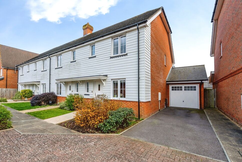 3 bedroom End Terrace House for sale