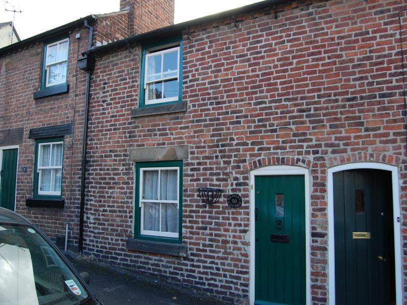 2 bedroom Mid Terrace House to rent