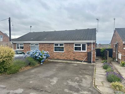 2 bedroom Semi Detached Bungalow to rent