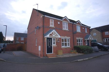 Malthouse Drive, 3 bedroom Semi Detached House to rent, &pound;930 pcm