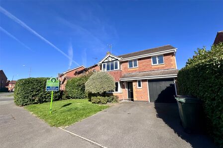 4 bedroom Detached House to rent