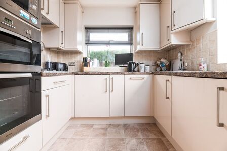 Lowlands Road, 4 bedroom Detached House for sale, &pound;375,000