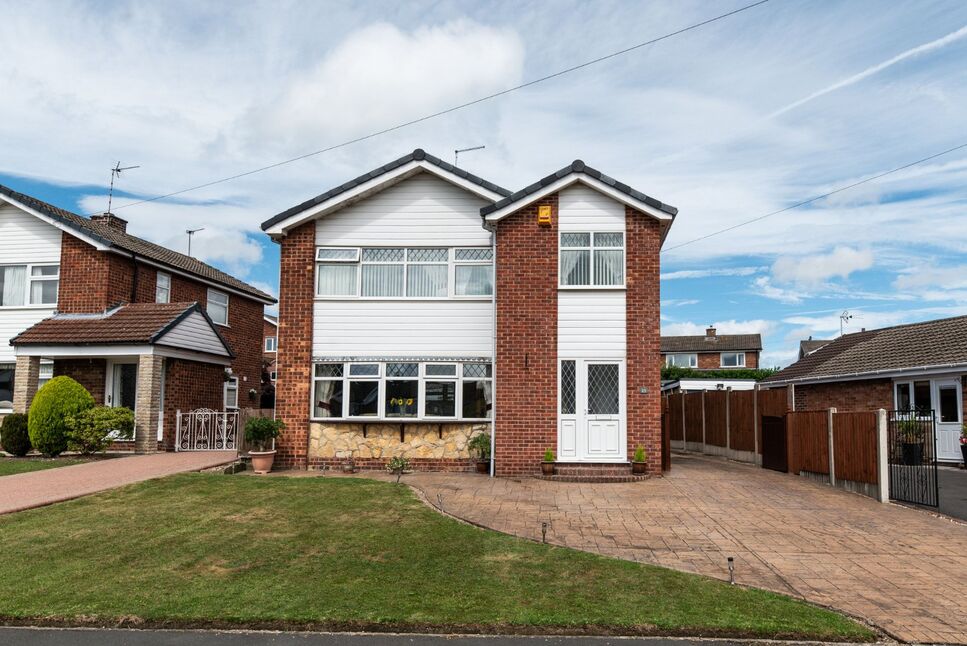 Main image of 4 bedroom Detached House for sale, Lowlands Road, Belper, Derbyshire, DE56