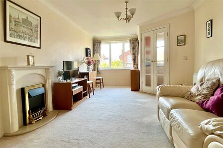 1 bedroom  Flat for sale