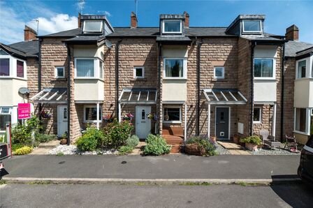 4 bedroom Mid Terrace House for sale