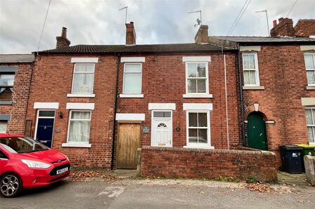 2 bedroom Mid Terrace House for sale