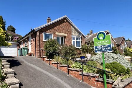 Duncan Close, 3 bedroom Detached Bungalow for sale, £260,000