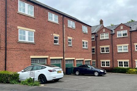 Jaeger Close, 1 bedroom  Flat for sale, £130,000
