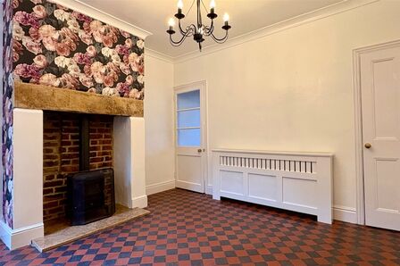 Marsh Lane, 2 bedroom Mid Terrace House for sale, &pound;200,000