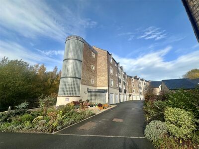 Millers Way, 2 bedroom  Flat to rent, £875 pcm