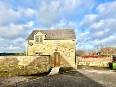 St. Swithun's Court, 2 bedroom Detached House to rent, &pound;895 pcm