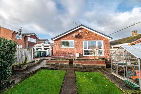 Forest Close, 2 bedroom Detached Bungalow for sale, &pound;260,000