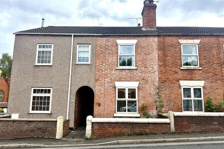 2 bedroom Mid Terrace House for sale